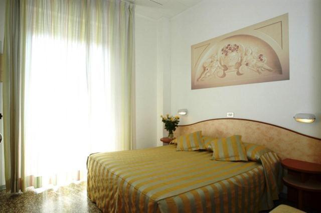 Hotel Derby Белларія-Іджеа-Марина Номер фото
