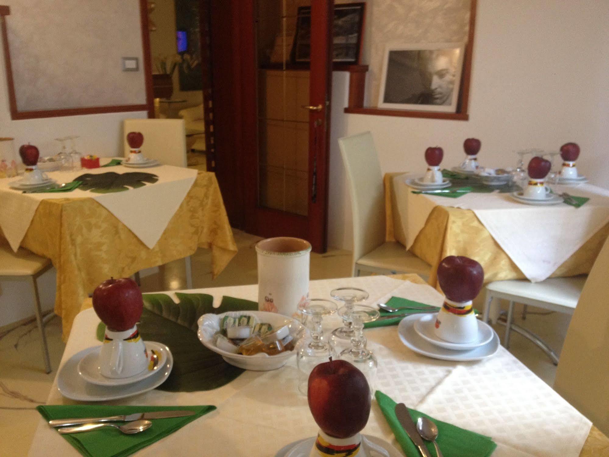 Hotel Derby Белларія-Іджеа-Марина Екстер'єр фото